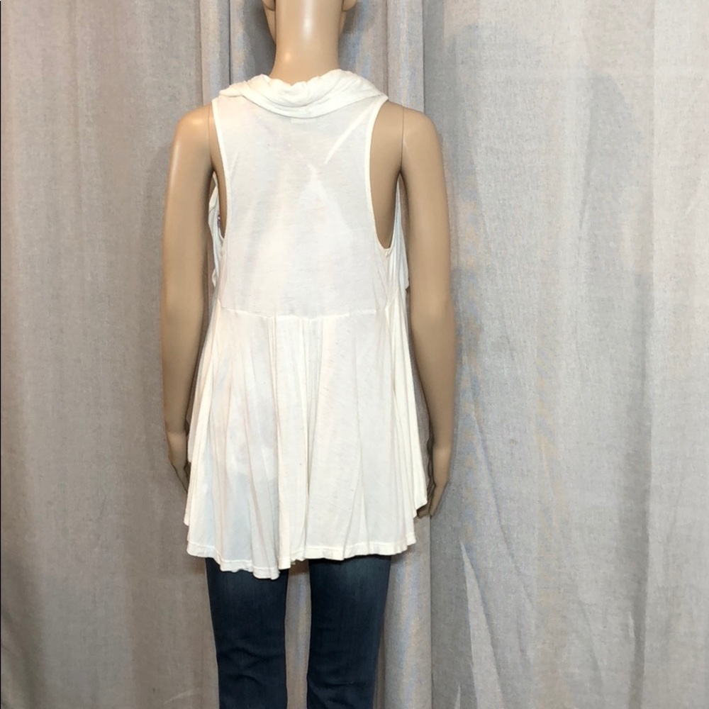 Daytrip sleeveless cardigan (not tank)